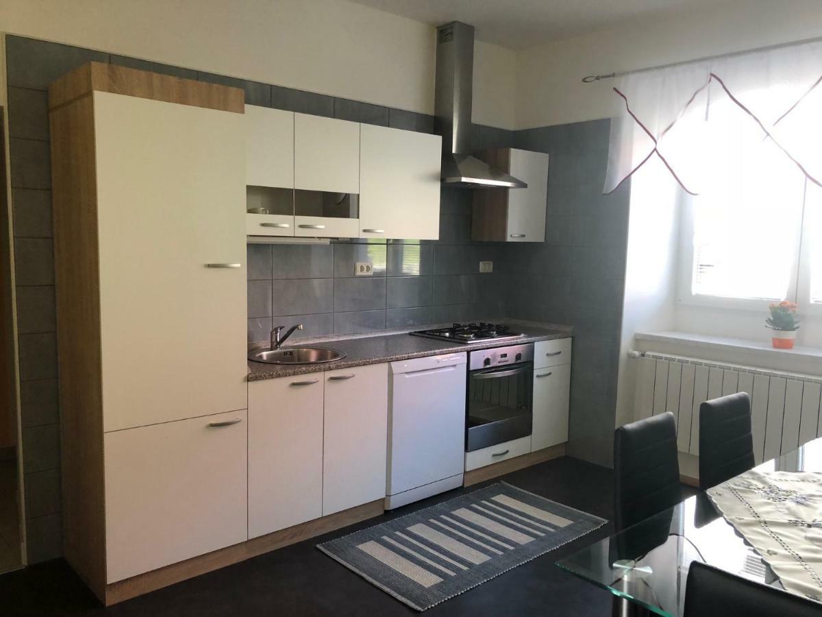 Apartma Mahnic Postojna Exterior foto